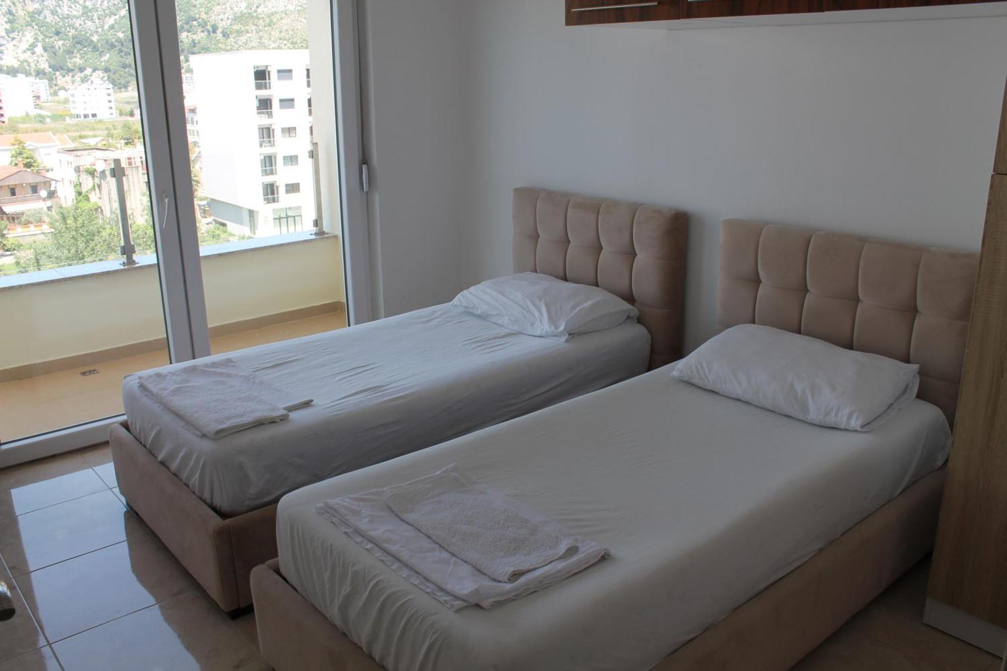 Blue Apartments & Hotel Shengjin Exterior photo